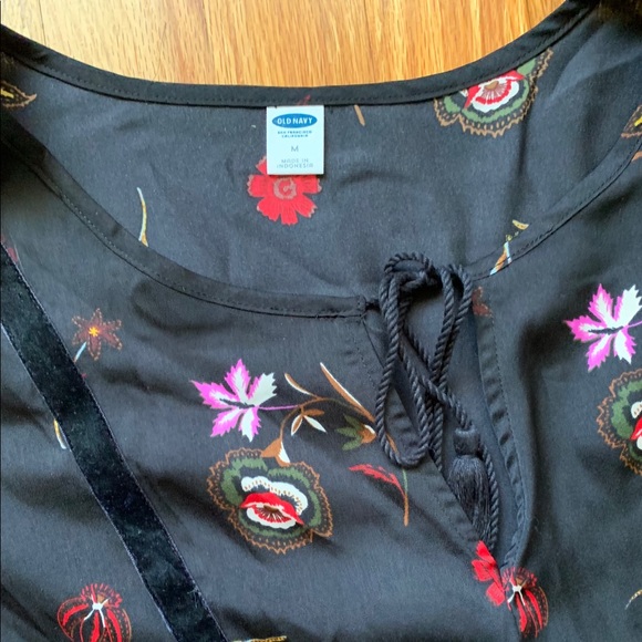 Women’s Old Navy Flower Print Blouse - Picture 3 of 4